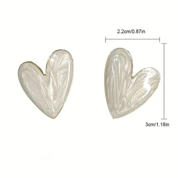 White Heart-shaped Stud Enamel Earrings - Picture 5 of 6